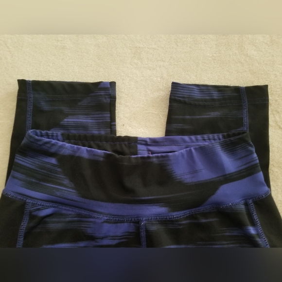 💜 B2G1 GUC Puma 3/4 capri leggings - Picture 3 of 7